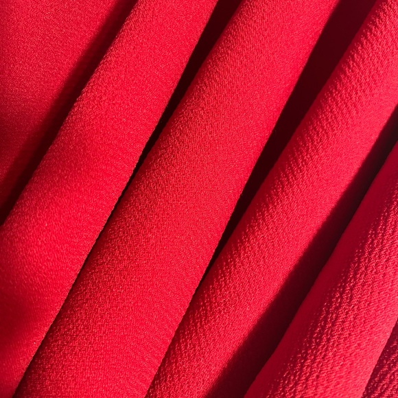 🟪Mid length red flowy a-line skirt - Picture 6 of 7